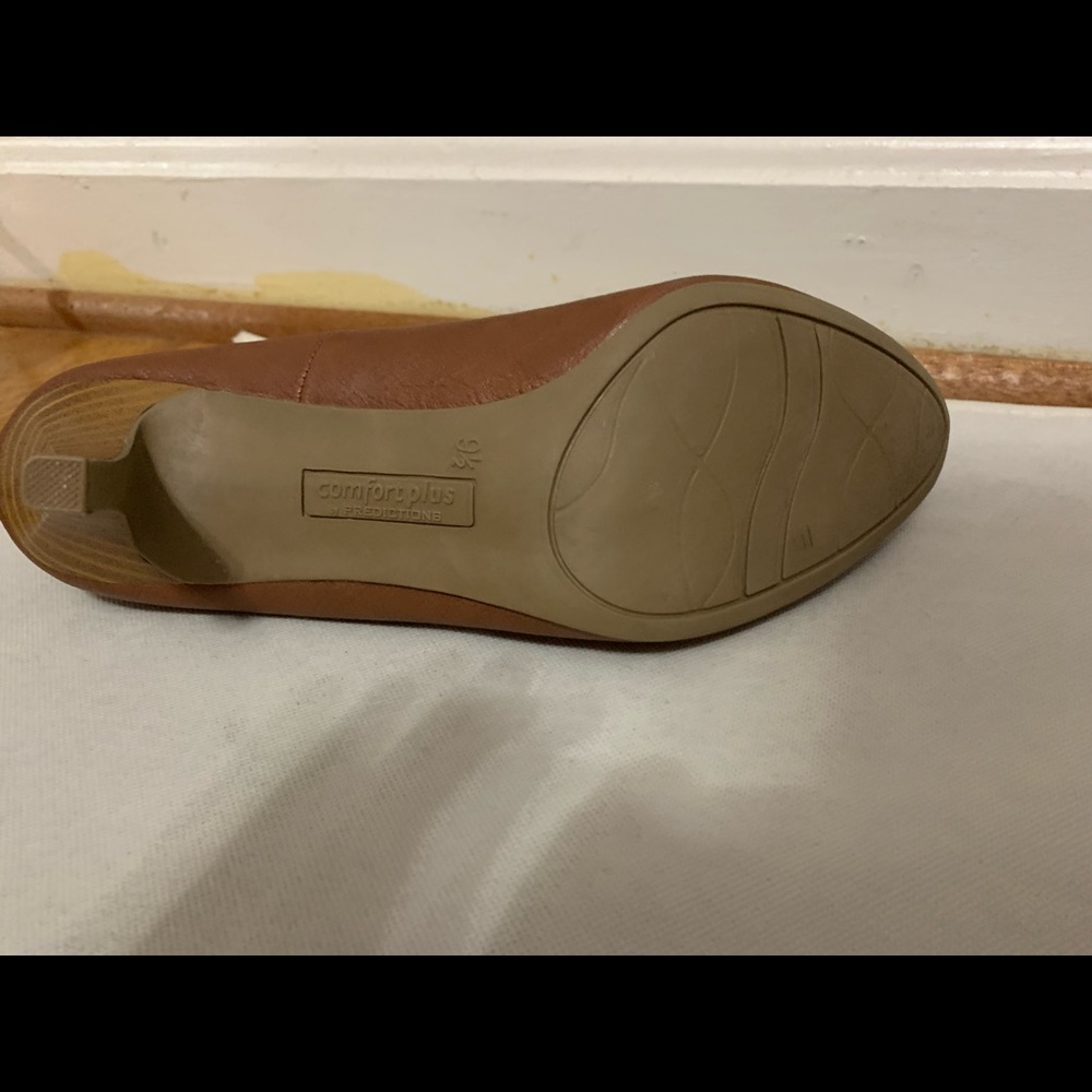 New light brown heels